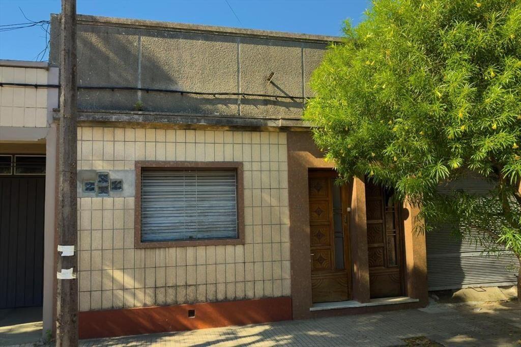 Casa amplia y céntrica con gran potencial en el co