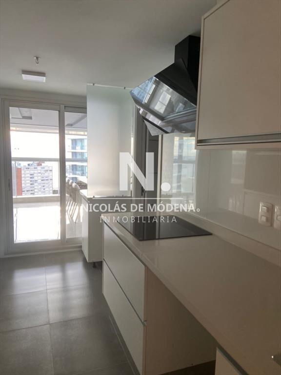 Apartamento de 3 dormitorios a pasos de mar. a