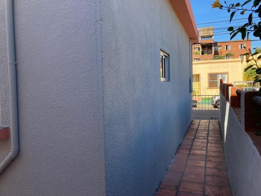 VENTA CASA MALDONADO CENTRO 2 DORMITORIOS Y GARAGE