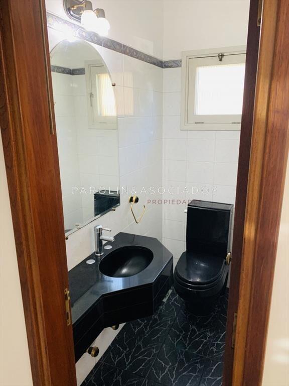 Casa de 4 dormitorios en venta en Pinares, Punta del Este.