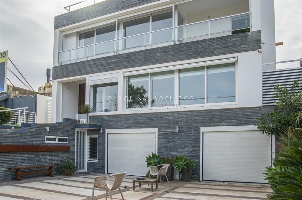 Espectacular casa en primera linea de playa mansa, Punta de