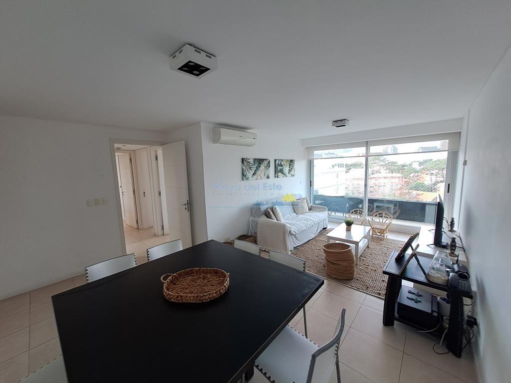 Vende departamento de 3 dormitorios y excelentes