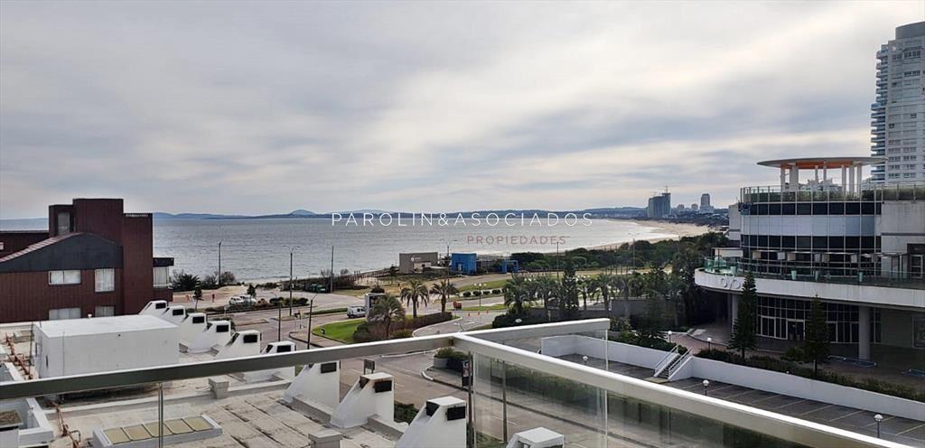 Apartamento en venta de 3 dormitorios en Punta