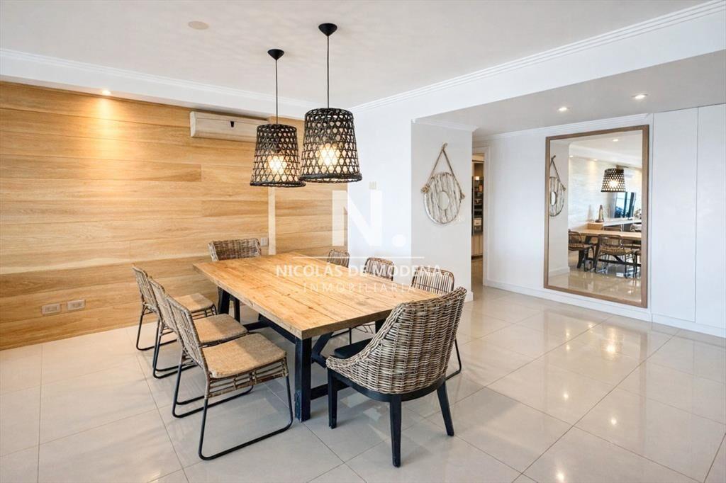 Apartamento de 3 dormitorios en venta en Playa