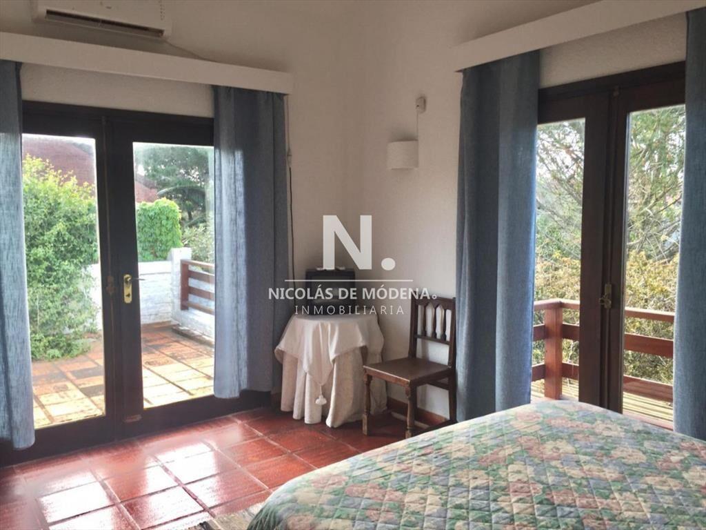 Venta de Casa 4 DORMITORIOS en La Barra, Punta