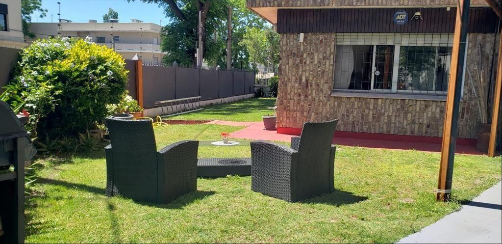 Para entrar en una planta !!! Amplio jardín parquizado al