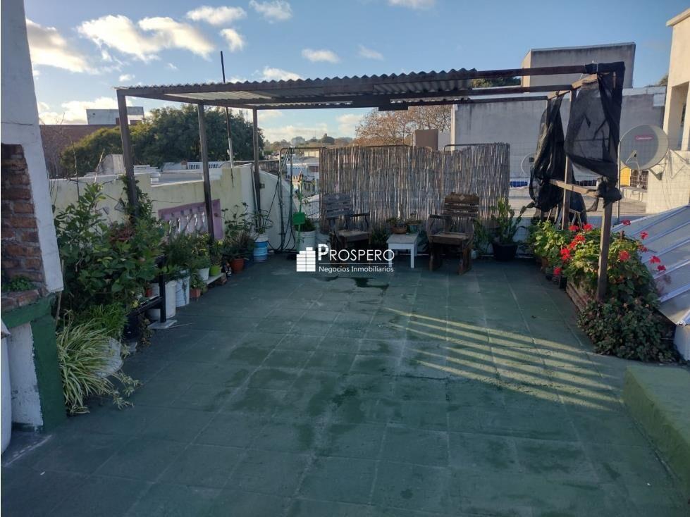 AL1897/1 Venta Casa 3dorm Aguada Balcón
