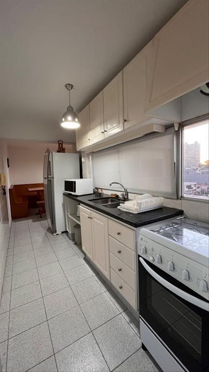 Apartamento 2 dormitorios, 2 baños, terraza al frente y gge