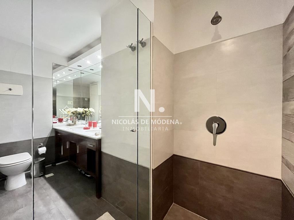 Vende apartamento de 3 dormitorios con excelente