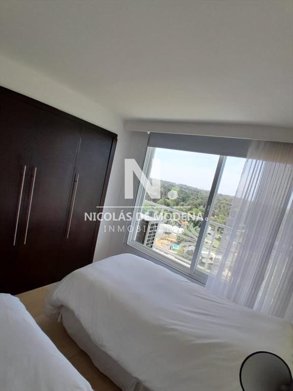 apartamento de 2 dormitorios y 2 baños, ubicado