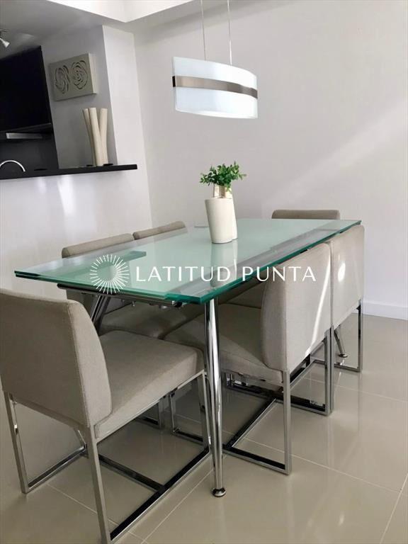 Apartamento 2 dormitorios y medio. Brava