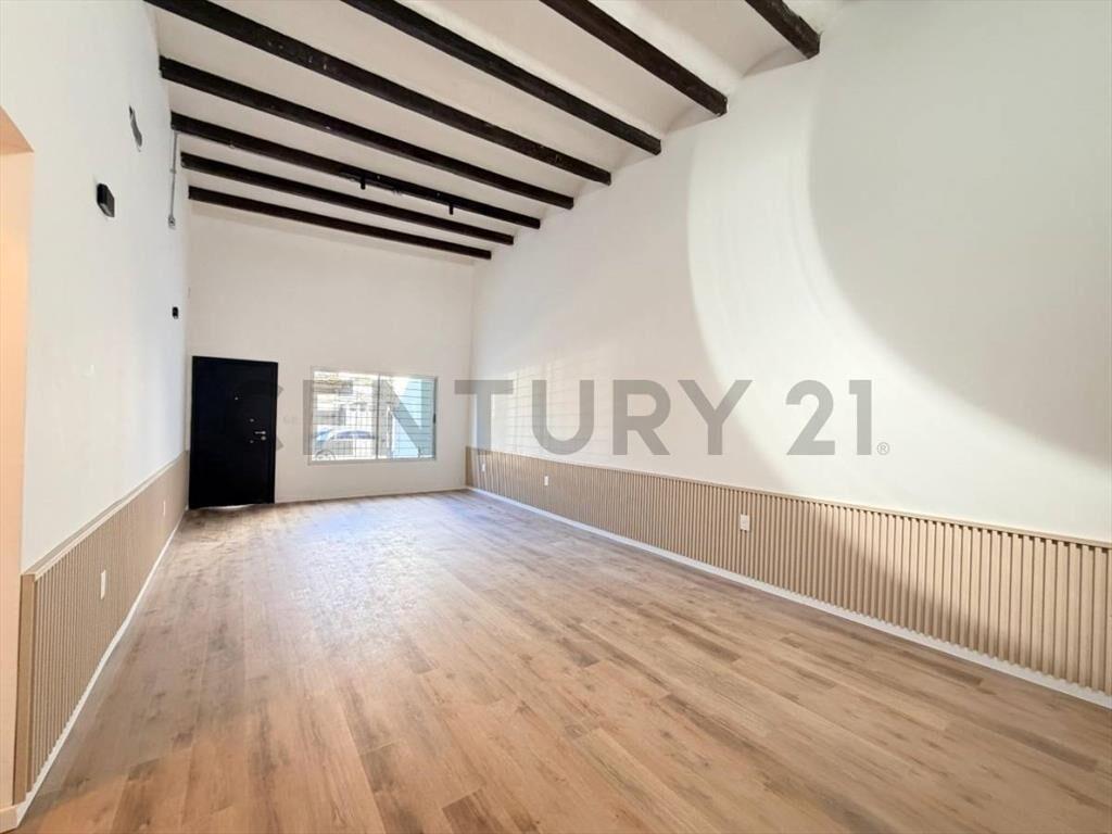 Casa a ESTRENAR/Reciclada/mt Bulevar Artigas/Cochera 2 au...