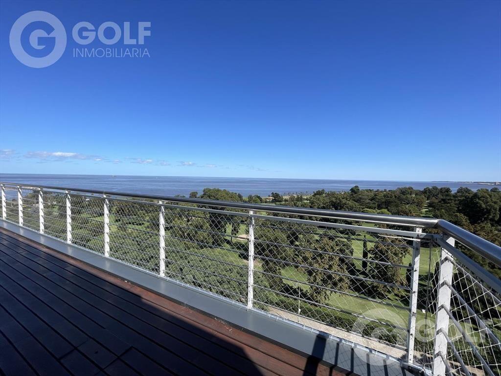 Venta o Alquiler de apartamento triplex de 5 dormitorios en