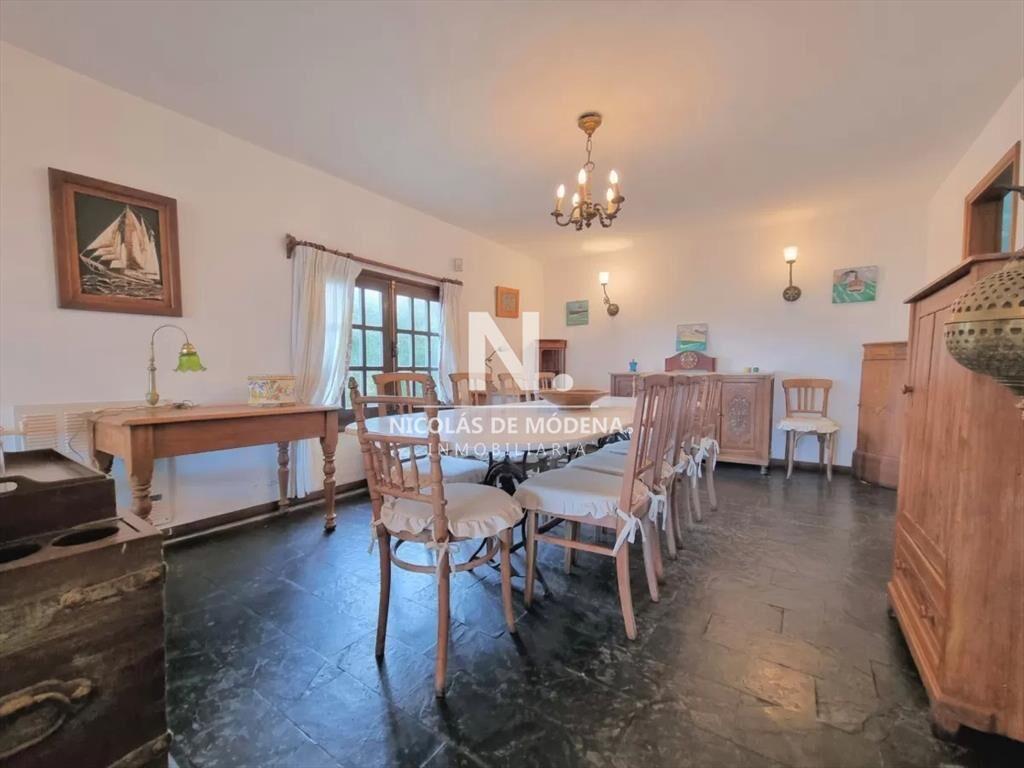 Encantadora casa de 5 dormitorios en Montoya