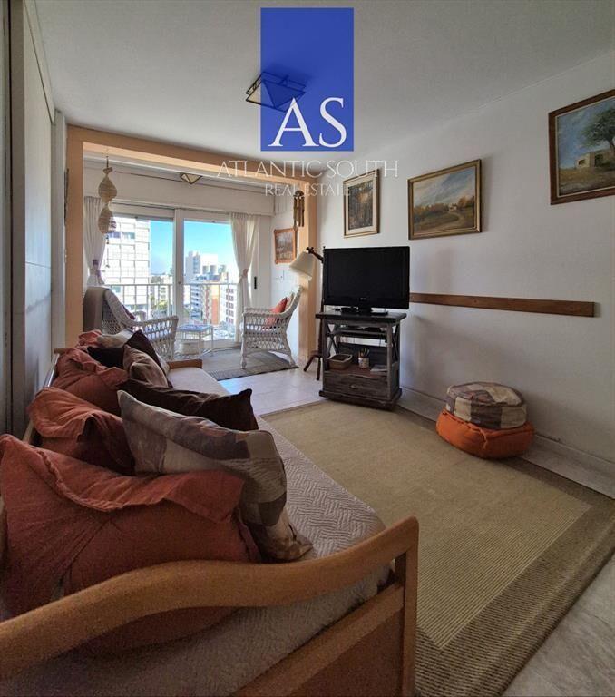 Apartamento de 1 dormitorio con vista parcial al