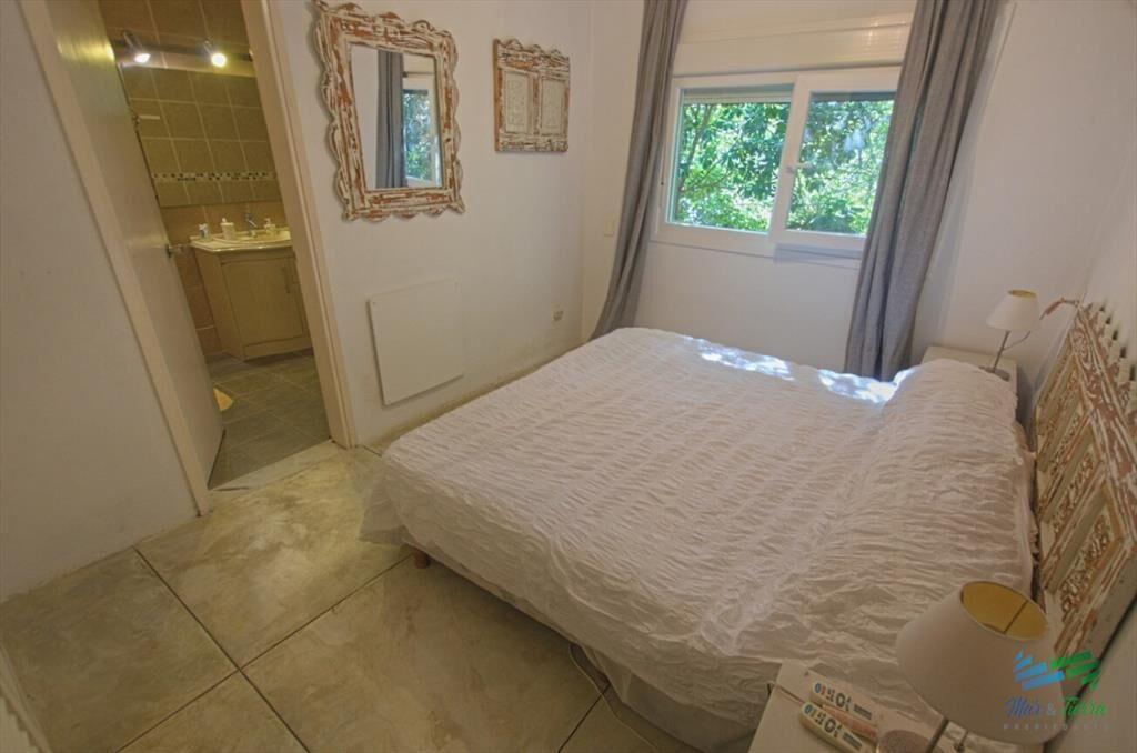 Casa con piscina en alquiler Playa Brava