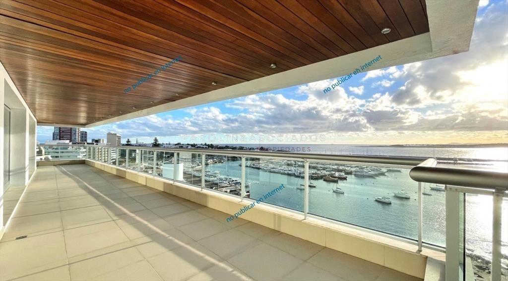 Penthouse de 4 dormitorios en Península, Punta