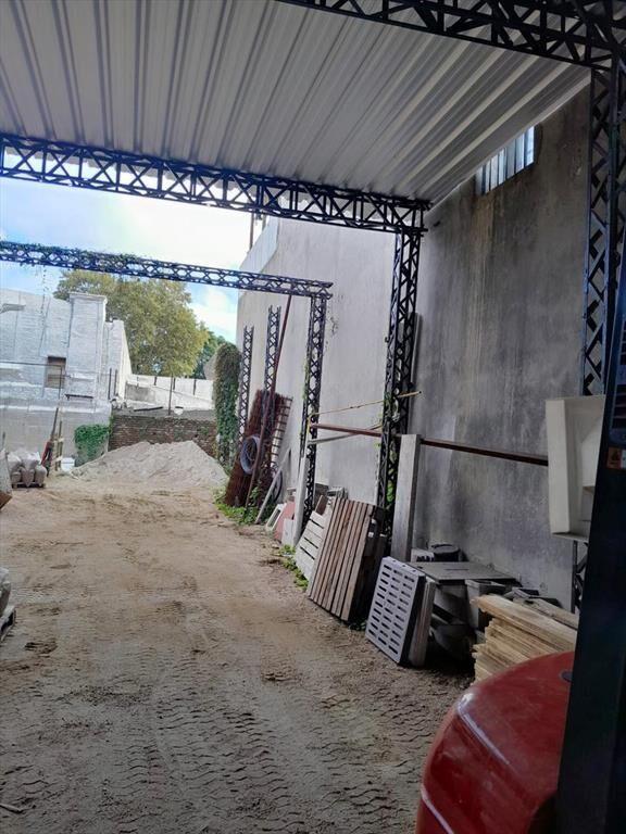 Venta  Galpón 420m2 con Renta Aguada