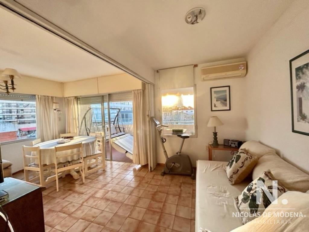 Muy lindo apartamento en Península, a 1 cuadra de la playa