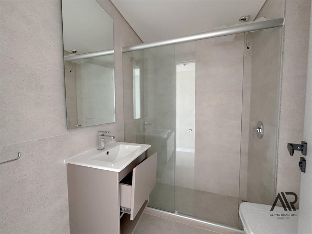 Apartamento en venta c/ cochera en Playa Brava