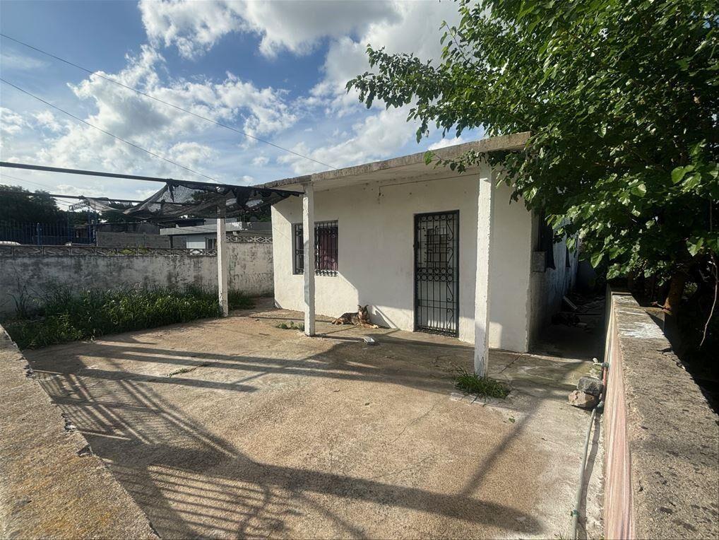 Cuatro undiades en el mismo padrón en Lezica.