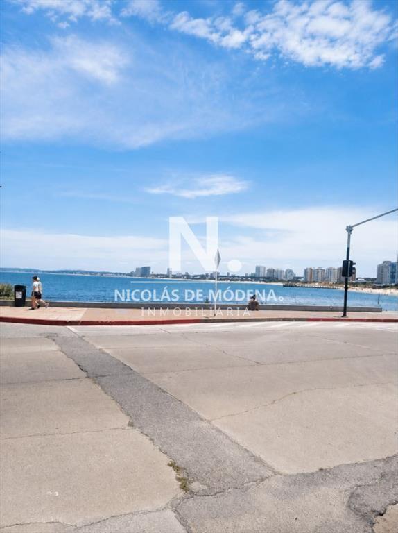 Departamento frente al mar de 3 dormitorios en