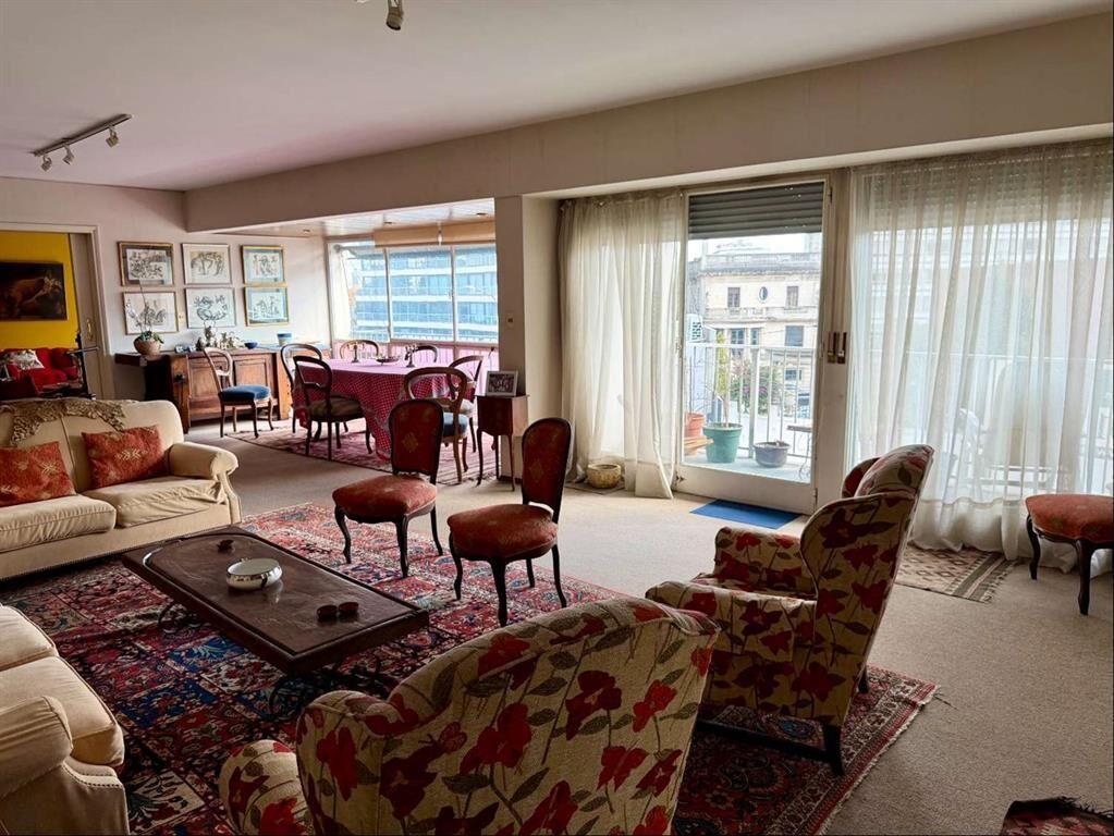 Venta apartamento 3 dormitorios, estar, servicio, amplio,