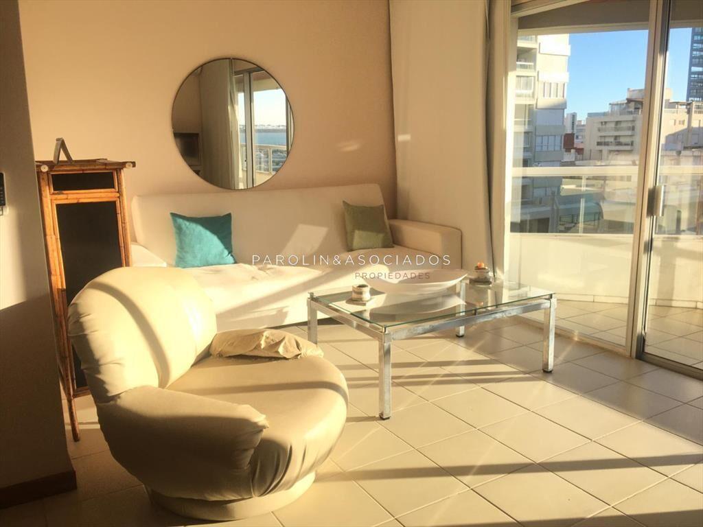 Apartamento en venta con vista al puerto