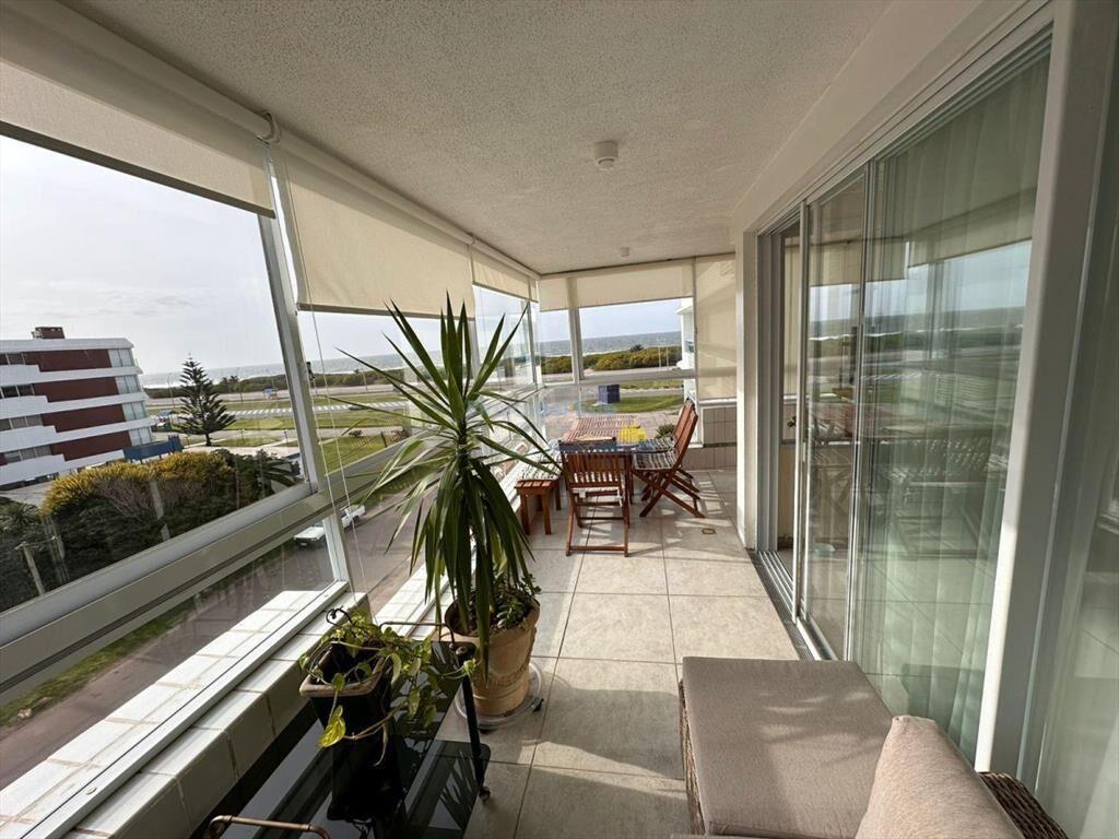 Apartamento en Alquiler de 3 dormitorios en Punta