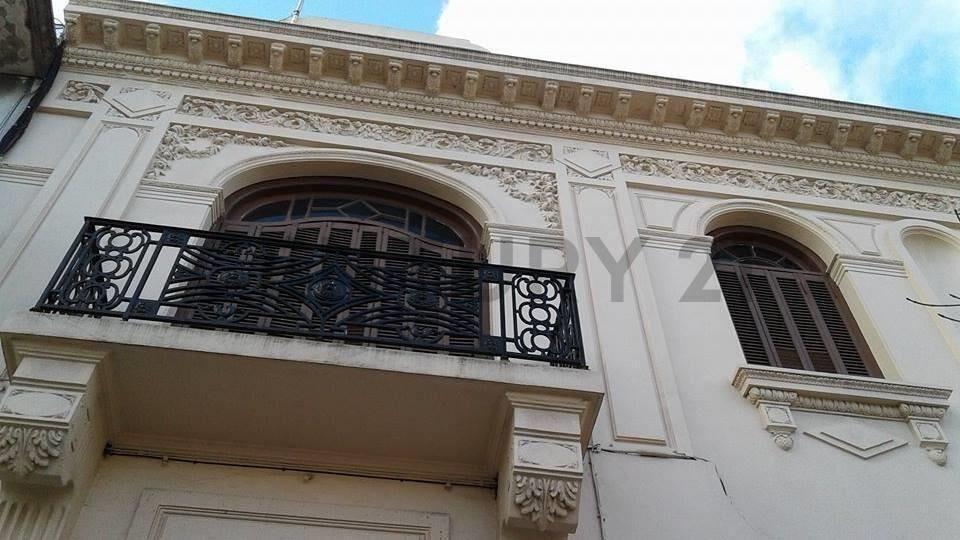 Casa de altos al frente. VILLA MUñOZ. 4 DORM. BALCON. Con...