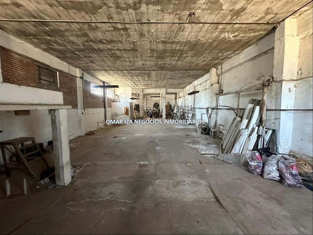Venta local industrial prox Cno Carrasco Bolivia