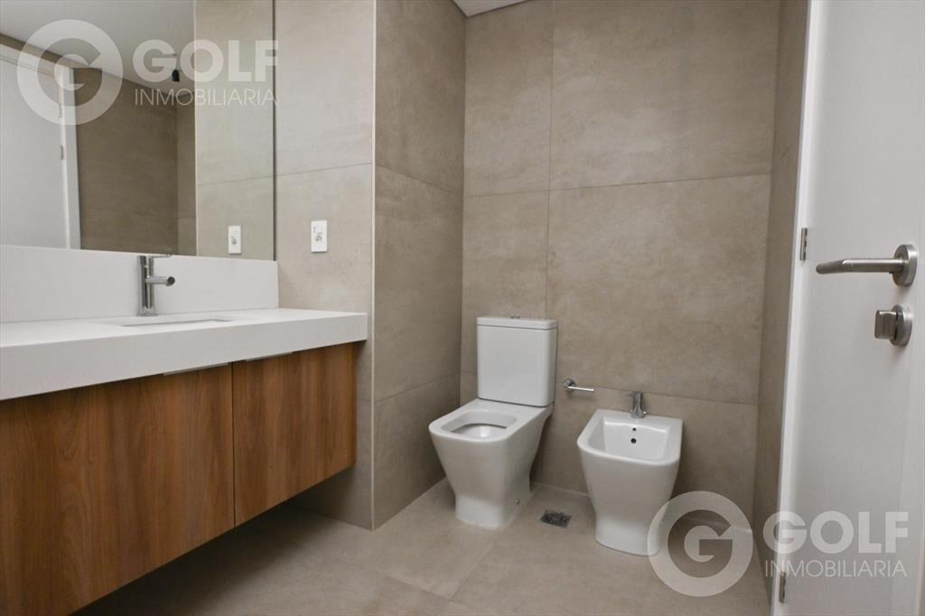 Alquiler de apartamento de 1 dormitorio con parrilla y coch