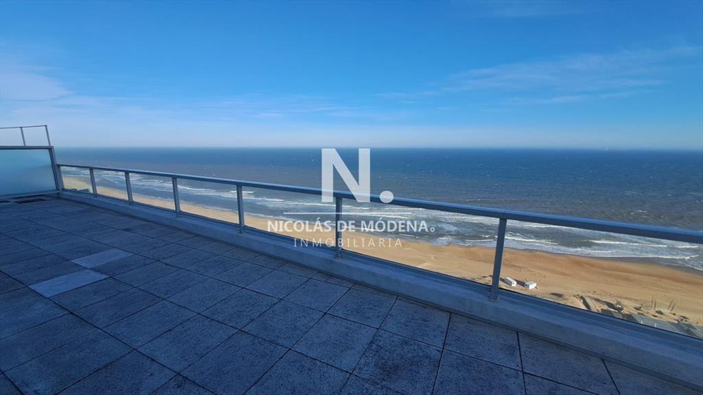 Lujoso Apartamento en venta de 3 dormitorios en Suite en Pu
