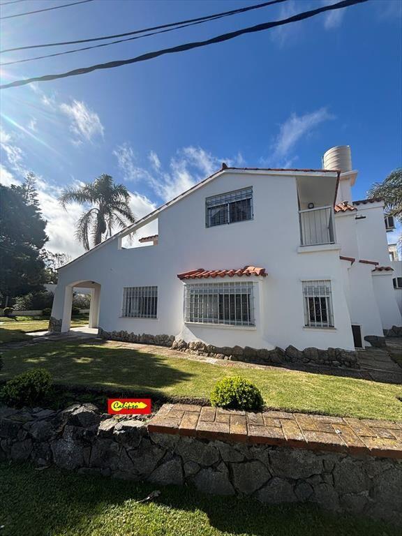 Venta de Casa Frente al mar en Atlántida - 4 dormitorios