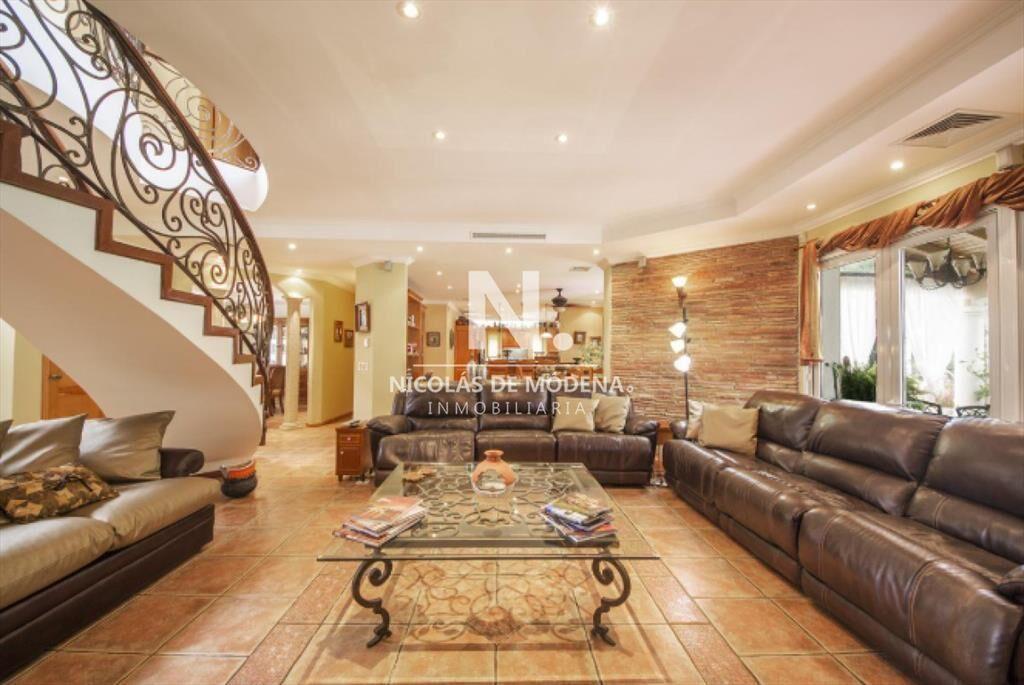 Casa en Beverly Hills de 4 Dormitorios en Punta