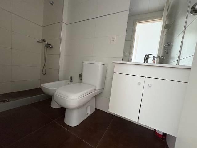Alquiler - Apartamento con tres dormitorios y terraza en La