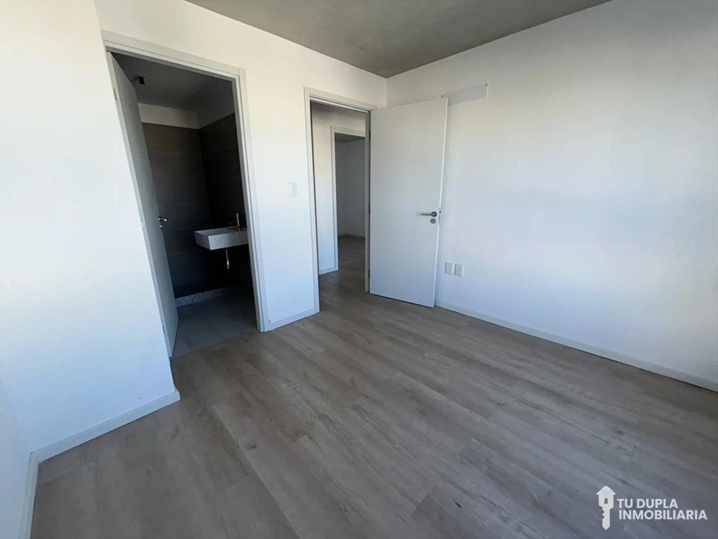 Venta 3 Dormitorios, 2 Baños Piso Alto A En