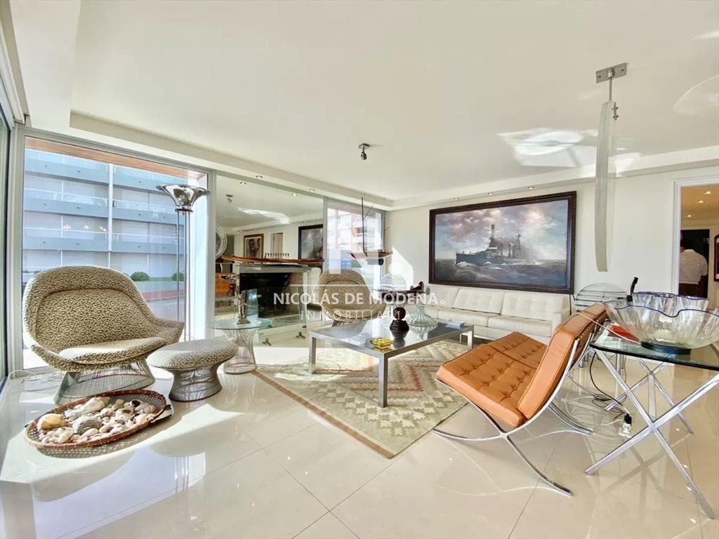 Impecable departamento que combina Elegancia y en
