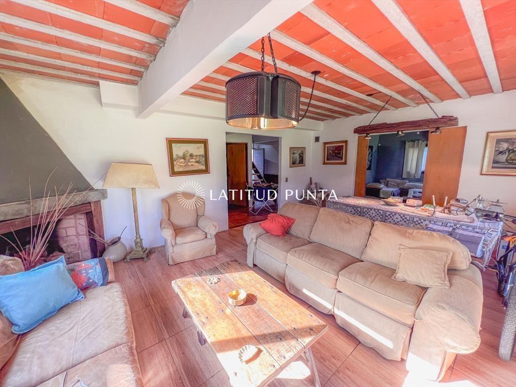 Casa 5 dormitorios con piscina. Barrio CÃ³rdoba