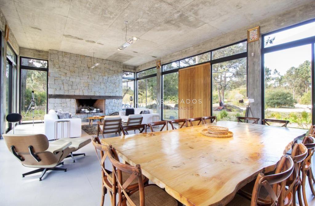 Casa en Venta de 4 Dormitorios en Laguna Escondida