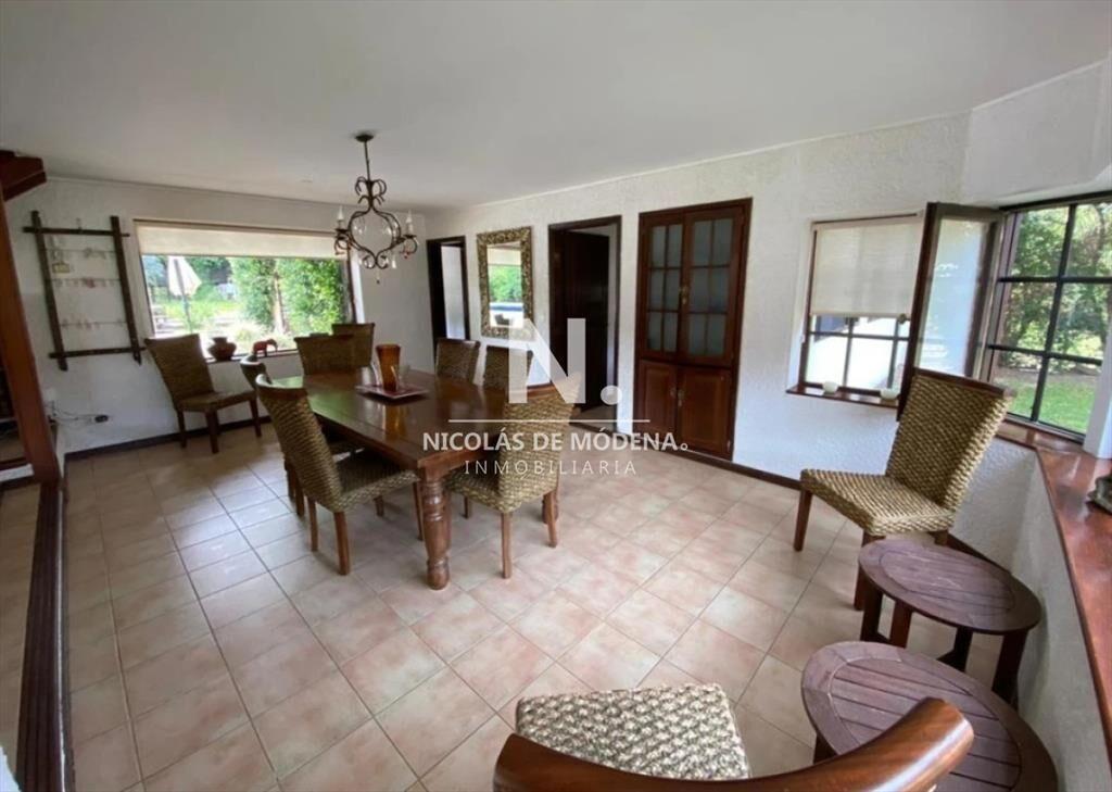 En venta casa de 5 dormitorios, con piscina, parrillero y j