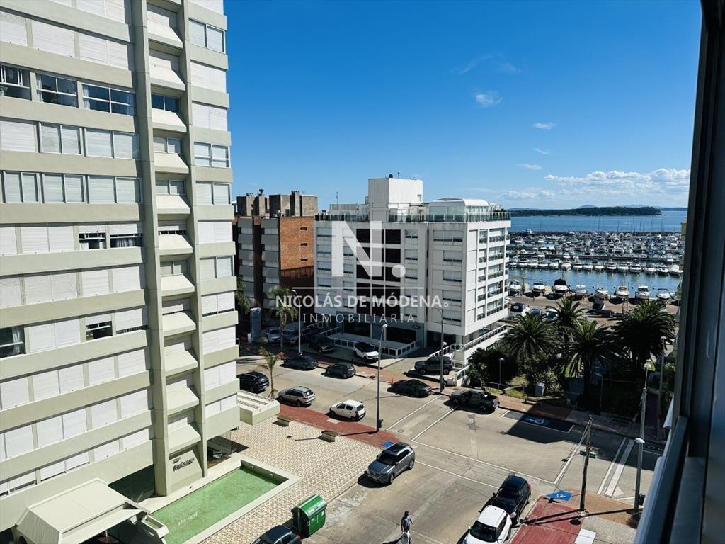 Venta de apartamento de dos dormitorios en Punta
