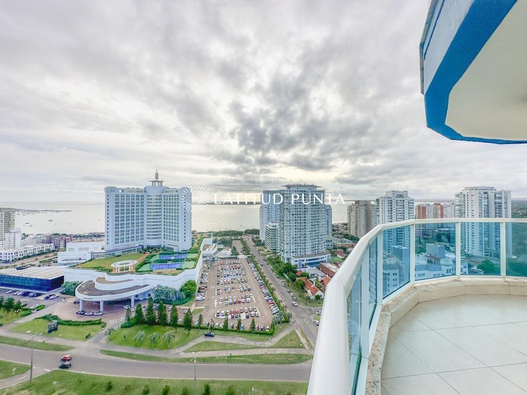 Apartamento de 3 suites más dependencia en Mansa