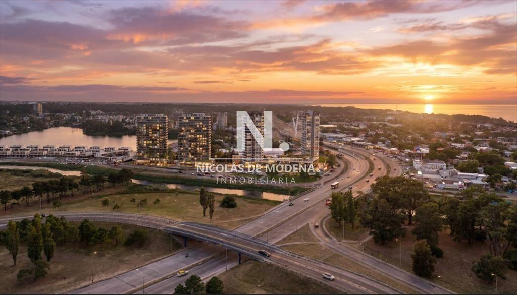 Venta Exclusivo Apartamento de 4 Dormitorios en Parque Mira