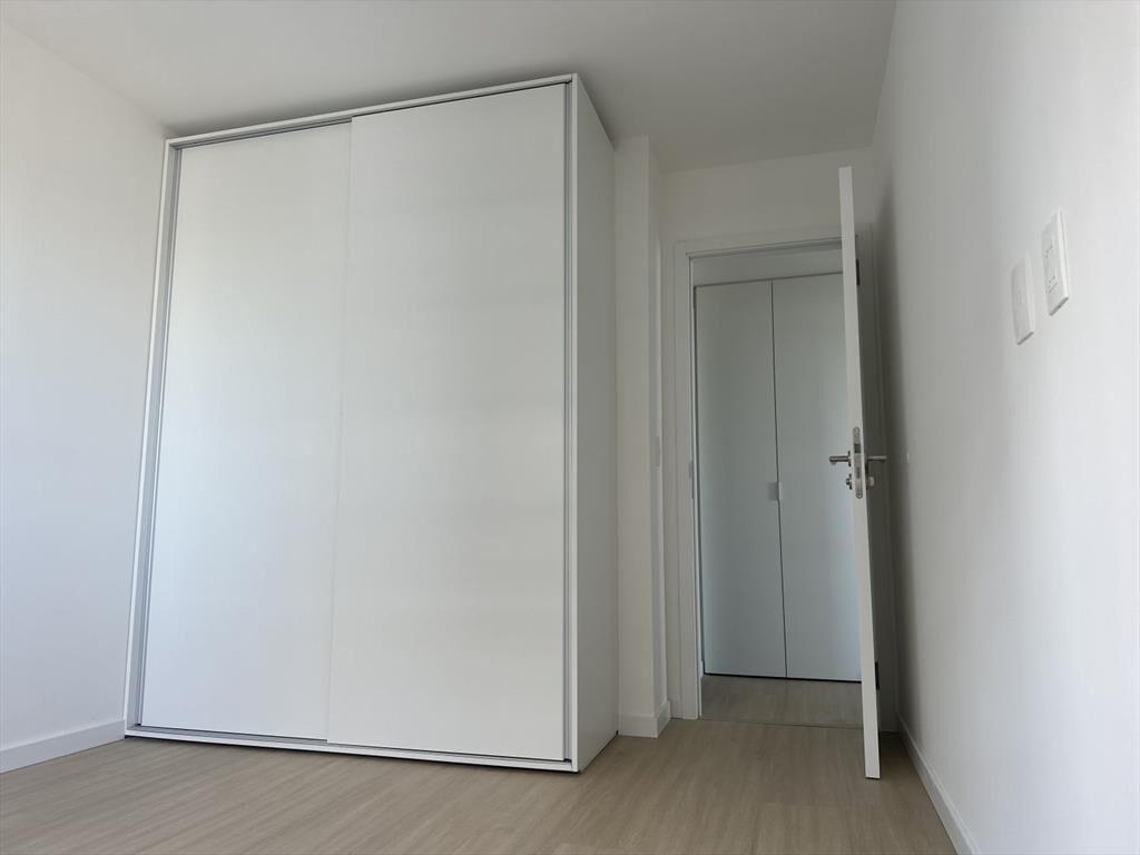 Venta con renta 2 dormitorios con garaje en Malvín - Estr...