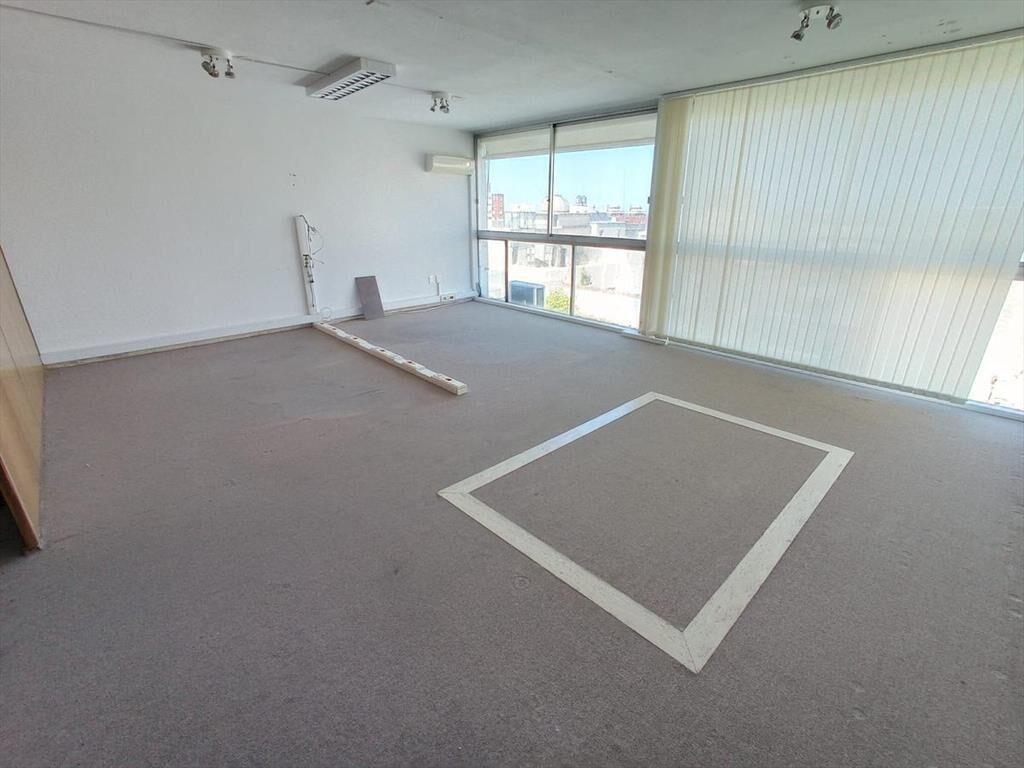 Apartamento -Apartamento  en Ciudad Vieja, prox Plaza Zabal