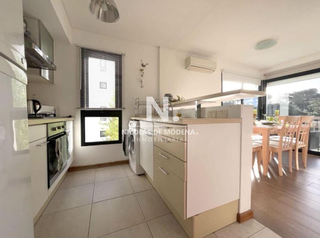En venta apartamento duplex en Playa Brava, con