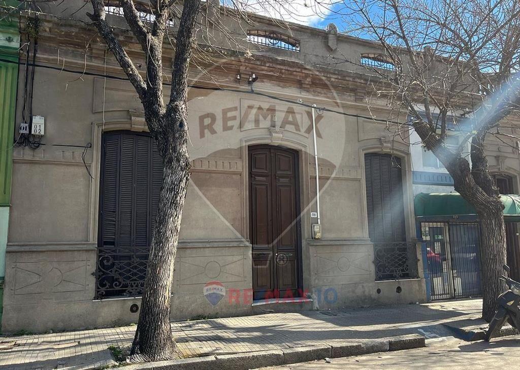 Amplia propiedad ideal para oficina o familia