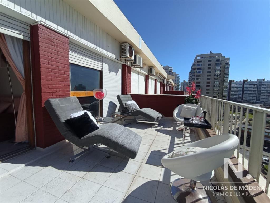 Pent house con parrillero y vista a Isla Gorriti