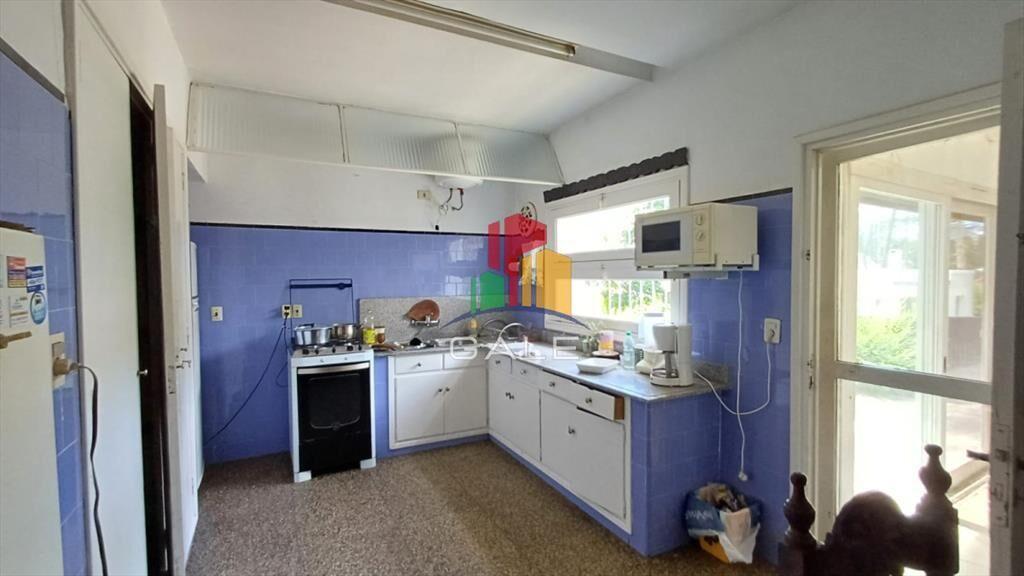 Vende Casa en Zona comercial en Lugano - Punta del Este